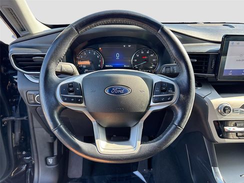 Used 2023 Ford Explorer XLT w/ Equipment Group 202A RWD image 11
