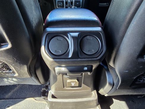 Used 2018 Jeep Wrangler Unlimited Rubicon w/ Dual Top Group AWD/4WD image 13