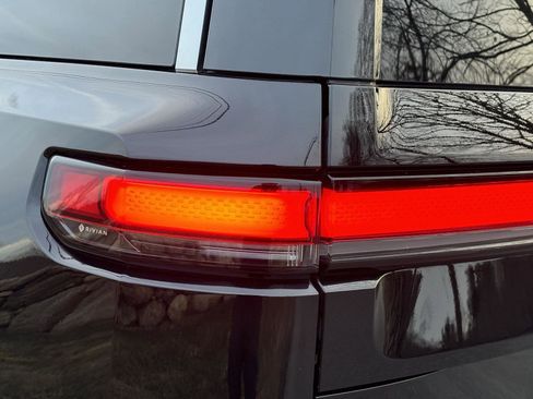 Used 2022 Rivian R1S Launch Edition image 23