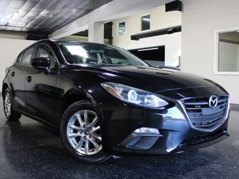 Used 2016 MAZDA MAZDA3 i Sport w/ Preferred Equipment Package FWD image 32