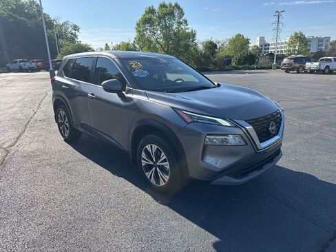 Used 2023 Nissan Rogue SV image 1