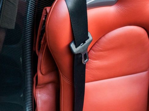 Used 2004 Porsche Carrera GT RWD image 23