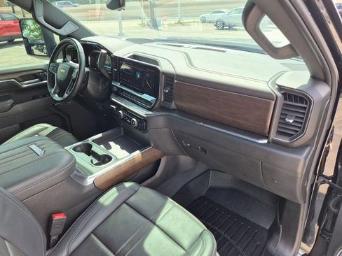Used 2024 Chevrolet Silverado 3500 High Country w/ Technology Package AWD/4WD image 22
