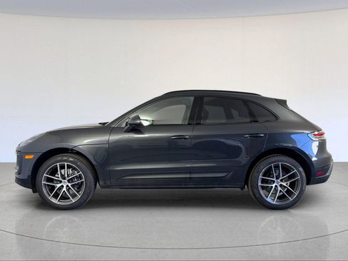 Certified 2026 Porsche Macan AWD/4WD image 2