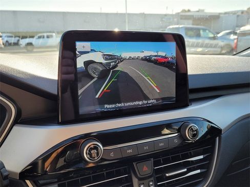 Used 2022 Ford Escape SE w/ SE Sport Appearance Package image 22