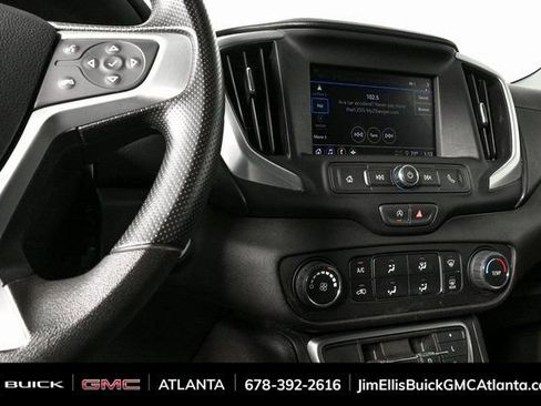 Used 2024 GMC Terrain SLE image 13