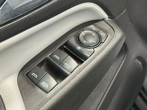 Used 2022 Chevrolet Equinox LT image 11