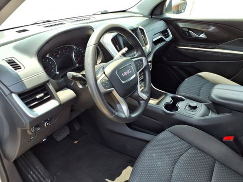 Used 2022 GMC Terrain SLE image 17