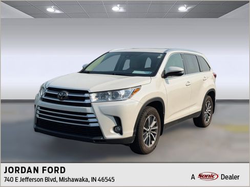 Used 2019 Toyota Highlander XLE AWD/4WD image 1