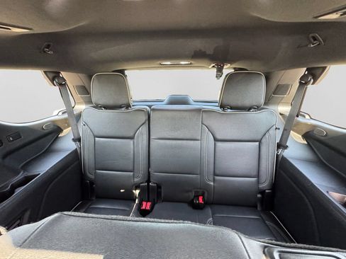 Used 2023 GMC Yukon SLT w/ SLT Luxury Package AWD/4WD image 27