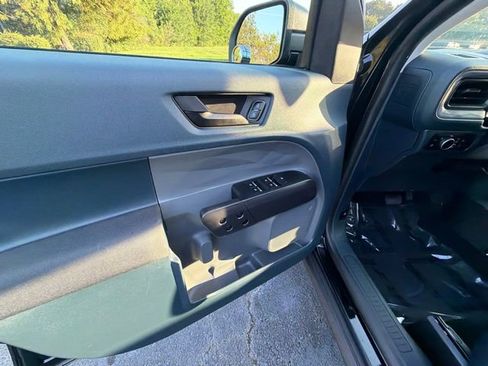 Used 2023 Ford Maverick XL FWD image 9