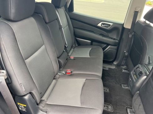 Used 2020 Nissan Pathfinder SV image 33