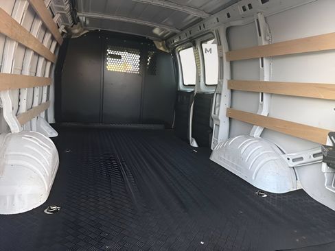 Used 2023 Chevrolet Express 2500 w/ Driver Convenience Package RWD image 22