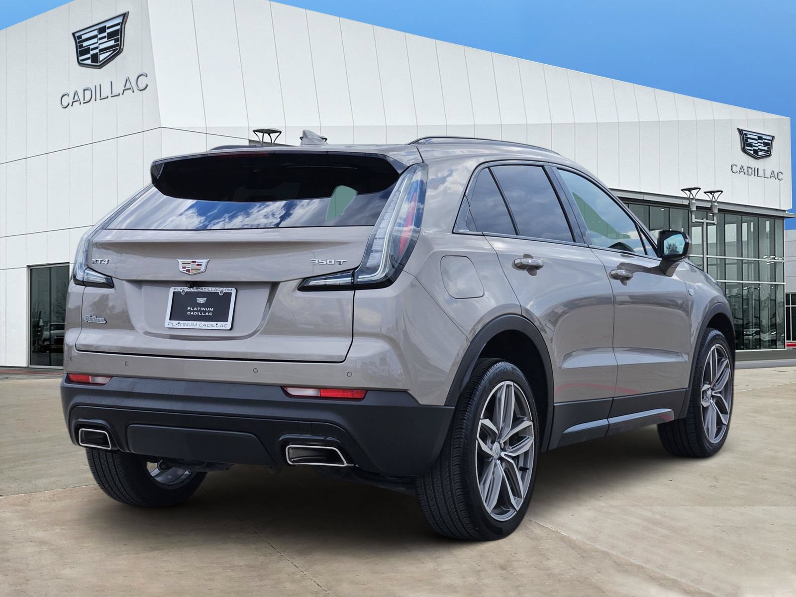 Certified 2023 Cadillac XT4 Sport FWD image 5
