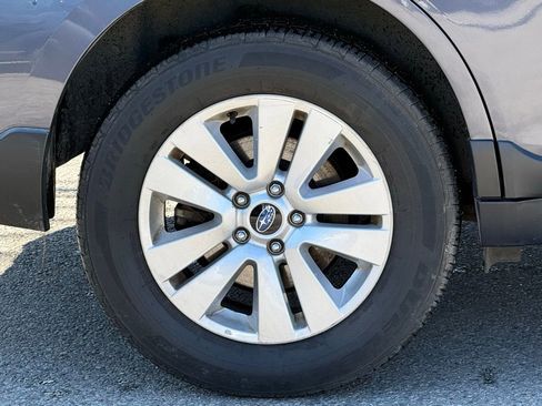 Used 2017 Subaru Outback 2.5i Premium AWD/4WD image 7