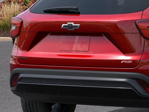 New 2026 Chevrolet Trax RS w/ Driver Confidence Package FWD image 14
