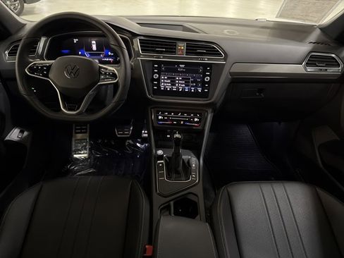 Certified 2024 Volkswagen Tiguan SE R-Line w/ MDO Package, Three-Row image 26