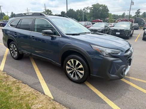 Used 2024 Subaru Outback Limited AWD/4WD image 3
