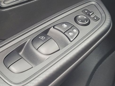Used 2025 Nissan Versa SV w/ Trunk Package FWD image 27