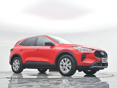 Used 2024 Ford Escape Active image 3