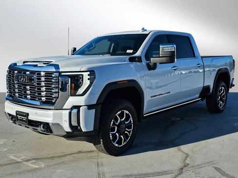 New 2026 GMC Sierra 2500 Denali w/ Denali Reserve Package image 7