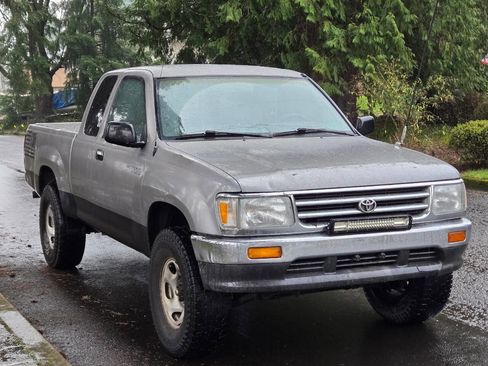 Used 1997 Toyota T100 DX image 5