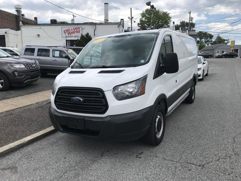 Used 2017 Ford Transit 250 RWD image 3