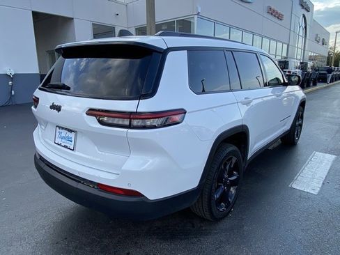 Used 2023 Jeep Grand Cherokee L Laredo image 8