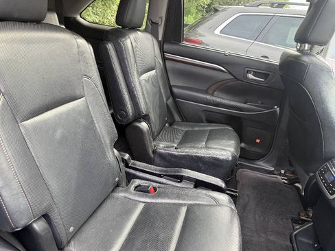 Used 2015 Toyota Highlander Limited Platinum AWD/4WD image 3