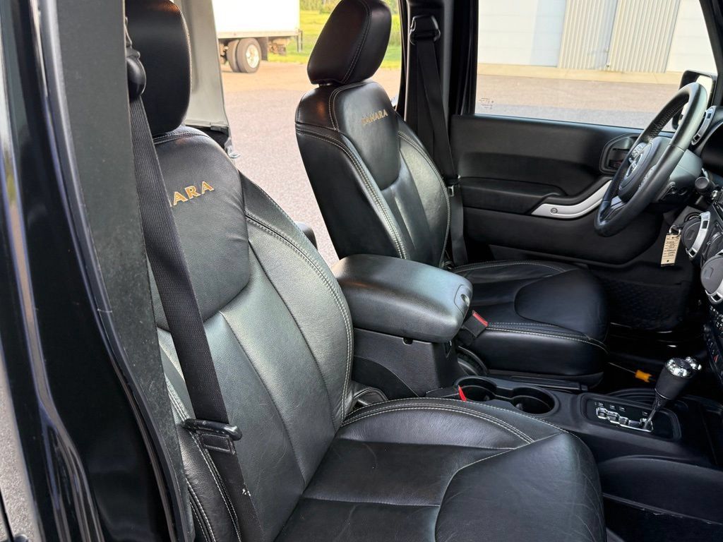 Used 2014 Jeep Wrangler Unlimited Sahara w/ Max Tow Package AWD/4WD image 32