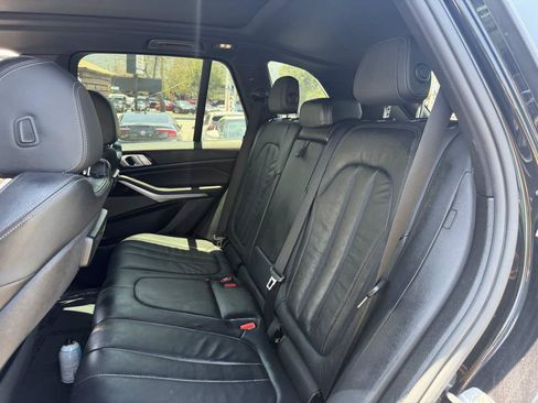 Used 2019 BMW X5 xDrive40i w/ M Sport Package AWD/4WD image 16
