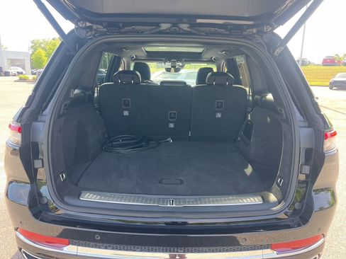 Used 2022 Jeep Grand Cherokee Overland w/ MOPAR Finishing Package image 41