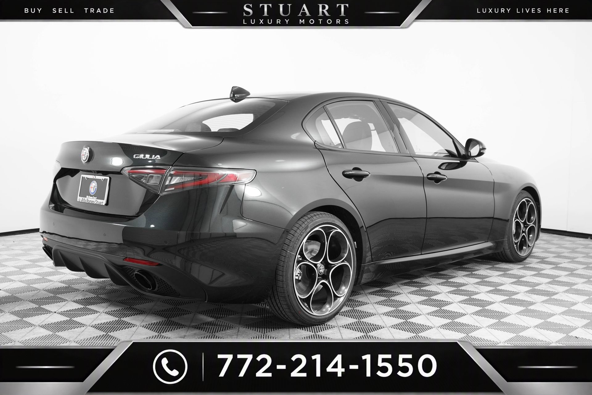 Used 2025 Alfa Romeo Giulia w/ Driving Assist Package RWD image 7