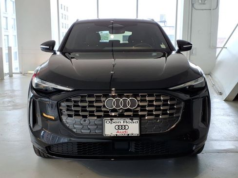 Used 2025 Audi Q5 Premium w/ Convenience Package AWD/4WD image 2