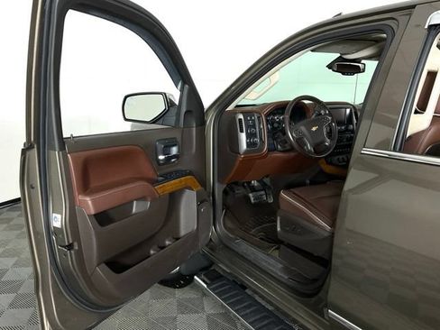 Used 2015 Chevrolet Silverado 2500 High Country w/ Duramax Plus Package AWD/4WD image 28