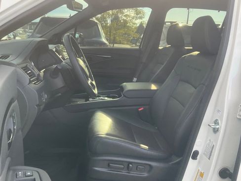 Used 2024 Honda Passport Black Edition image 13