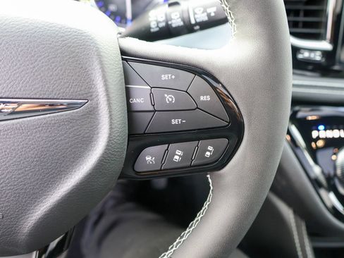 New 2026 Chrysler Pacifica Limited w/ S Appearance Package AWD/4WD image 29