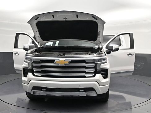 Used 2024 Chevrolet Silverado 1500 High Country AWD/4WD image 43