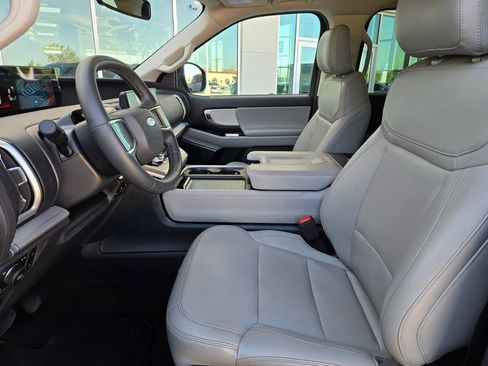 Used 2025 Ford Expedition Max Active image 9