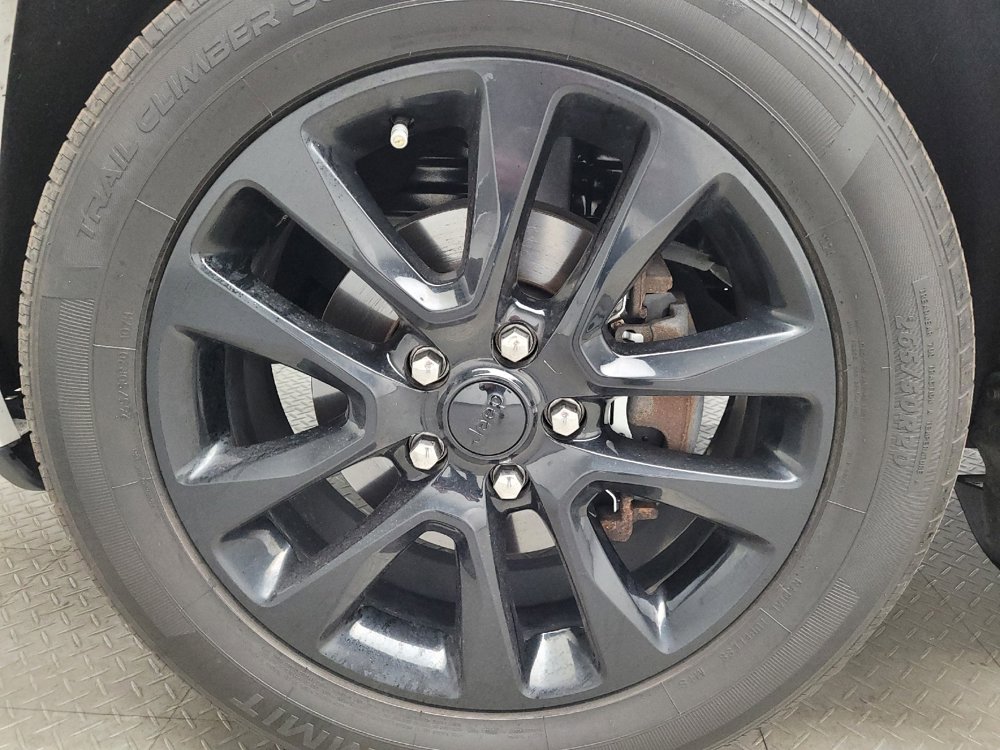 Used 2019 Jeep Grand Cherokee Altitude AWD/4WD image 31