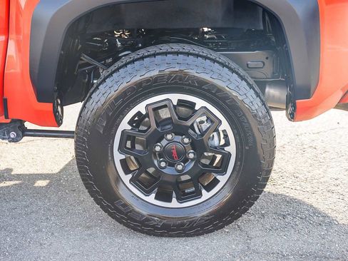 Used 2024 Toyota Tacoma TRD Off-Road image 8