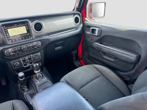 Used 2022 Jeep Wrangler Unlimited Sahara w/ Cold Weather Group AWD/4WD image 25