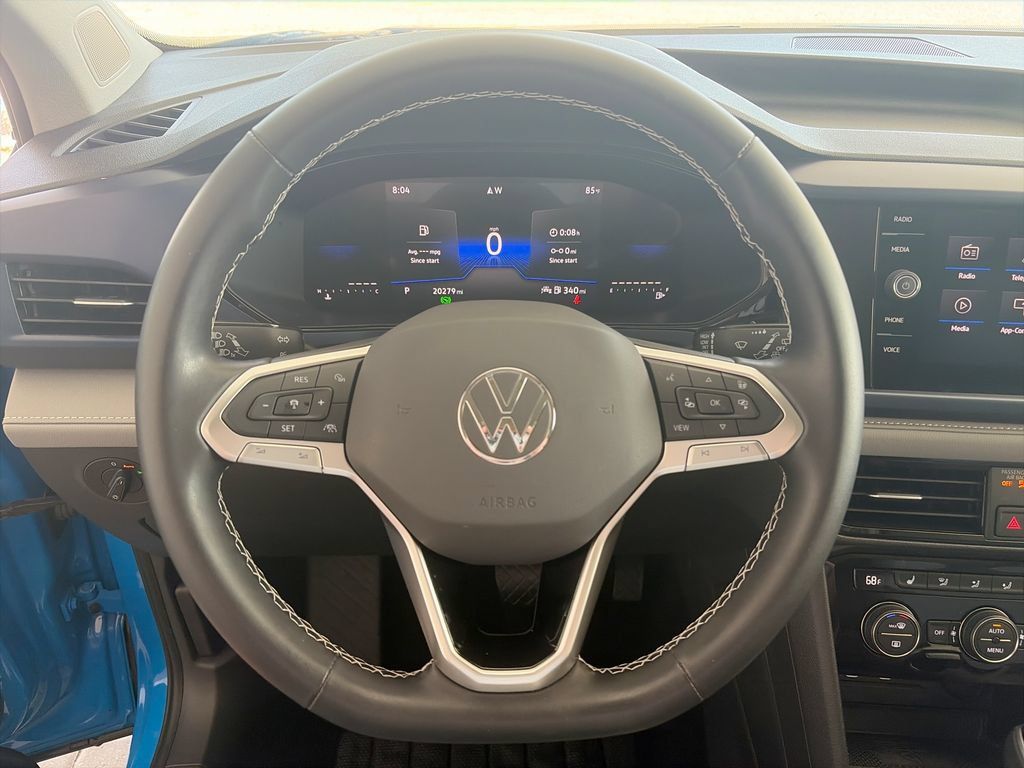 Certified 2024 Volkswagen Taos SE w/ Black Wheel Package FWD image 15