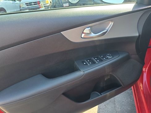 Used 2023 Kia Forte LXS w/ LXS Technology Package FWD image 20