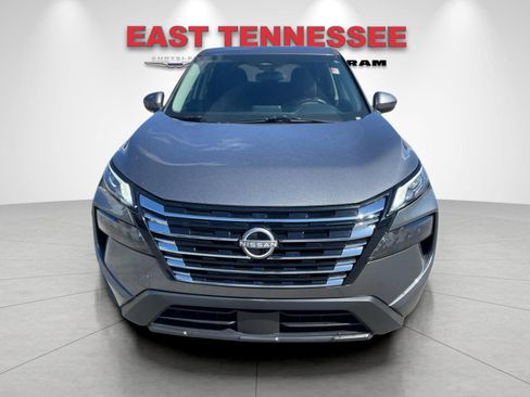 Used 2025 Nissan Rogue SV image 9