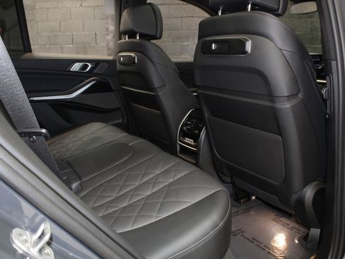 Used 2025 BMW X5 xDrive40i w/ M Sport Package AWD/4WD image 42