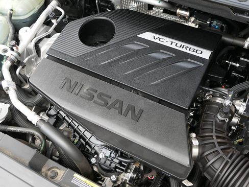 Used 2024 Nissan Rogue SV FWD image 25