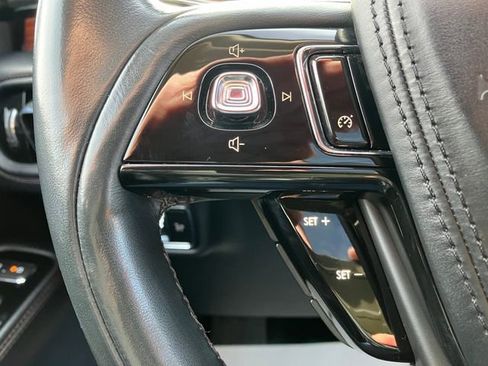Used 2023 Lincoln Aviator Reserve image 8