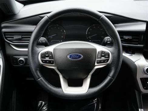 Certified 2022 Ford Explorer XLT w/ Equipment Group 202A image 14