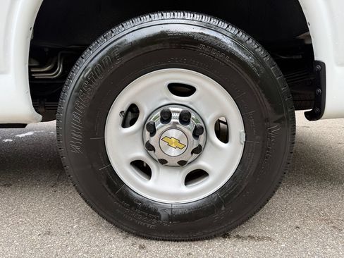 Used 2024 Chevrolet Express 3500 LT w/ LT Preferred Equipment Group RWD image 19